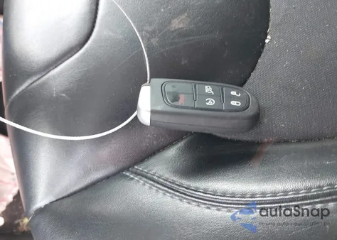 2019 Jeep Cherokee Latitude Plus Fwd z USA, uszkodzony, nr VIN 1C4PJLLB3KD184842